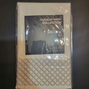 Hudson Park Collection Sateen Standard Pillow Sham Geo 500TC Pima Cotton Silver